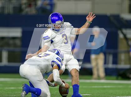 Thumbnail 2 in Brock vs. Kemp (UIL 3A D1 Semifinal) photogallery.