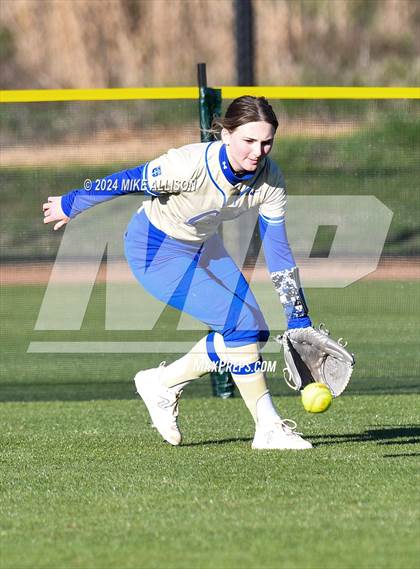 Thumbnail 2 in Christian Academy of Knoxville vs Bradley Central photogallery.