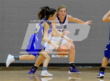 Thumbnail 1 in Mason vs. Louise (UIL 2A Bi-District Playoffs) photogallery.