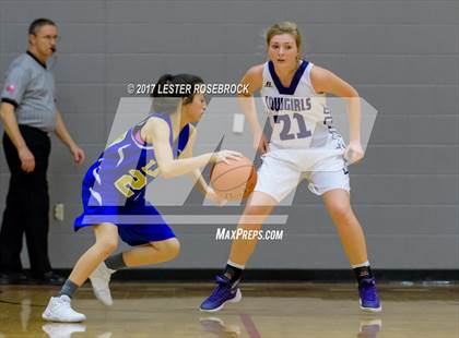 Thumbnail 2 in Mason vs. Louise (UIL 2A Bi-District Playoffs) photogallery.
