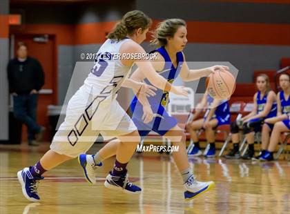 Thumbnail 3 in Mason vs. Louise (UIL 2A Bi-District Playoffs) photogallery.