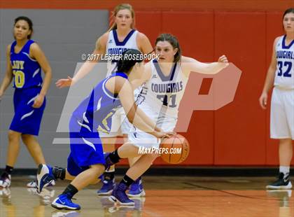 Thumbnail 2 in Mason vs. Louise (UIL 2A Bi-District Playoffs) photogallery.