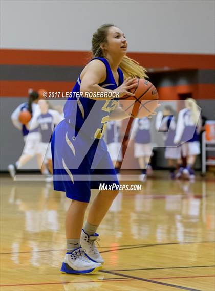 Thumbnail 2 in Mason vs. Louise (UIL 2A Bi-District Playoffs) photogallery.