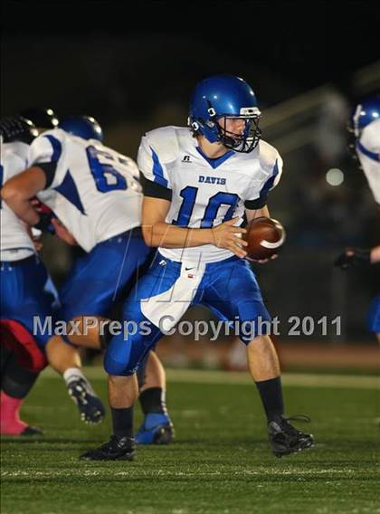Thumbnail 3 in Davis vs. Laguna Creek photogallery.