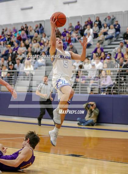 Thumbnail 1 in Decatur vs Godley (UIL 4A Bi-District Playoff) photogallery.