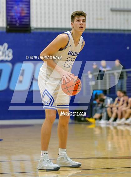Thumbnail 1 in Decatur vs Godley (UIL 4A Bi-District Playoff) photogallery.