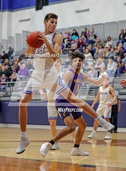 Thumbnail 3 in Decatur vs Godley (UIL 4A Bi-District Playoff) photogallery.