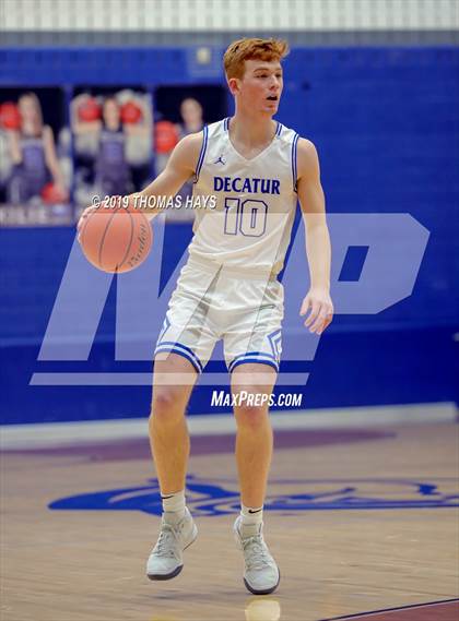 Thumbnail 2 in Decatur vs Godley (UIL 4A Bi-District Playoff) photogallery.