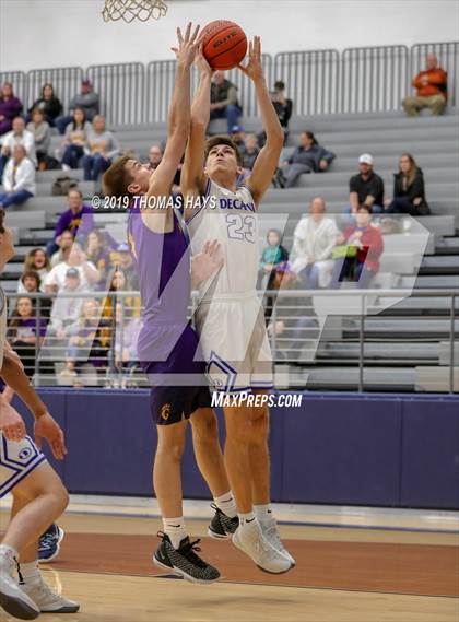 Thumbnail 3 in Decatur vs Godley (UIL 4A Bi-District Playoff) photogallery.