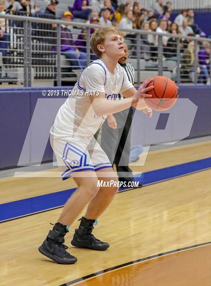 Thumbnail 3 in Decatur vs Godley (UIL 4A Bi-District Playoff) photogallery.