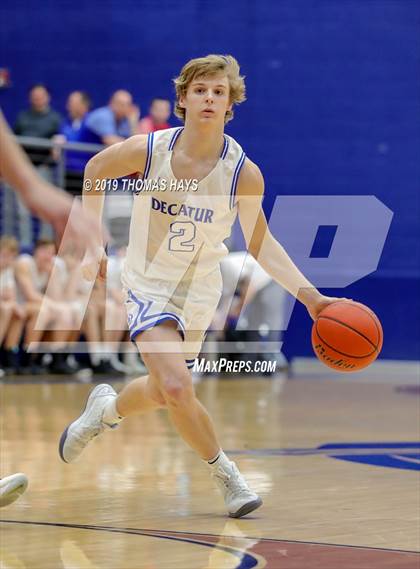 Thumbnail 1 in Decatur vs Godley (UIL 4A Bi-District Playoff) photogallery.