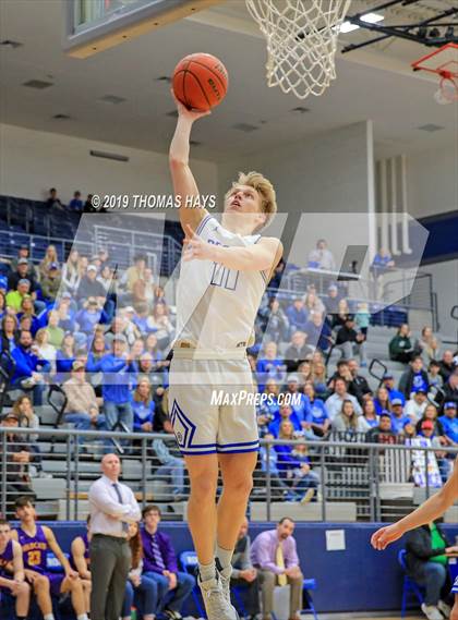 Thumbnail 2 in Decatur vs Godley (UIL 4A Bi-District Playoff) photogallery.