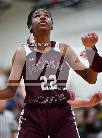 Thumbnail 3 in Green Mountain vs. Cheyenne Mountain (CHSAA 4A Second Round) photogallery.