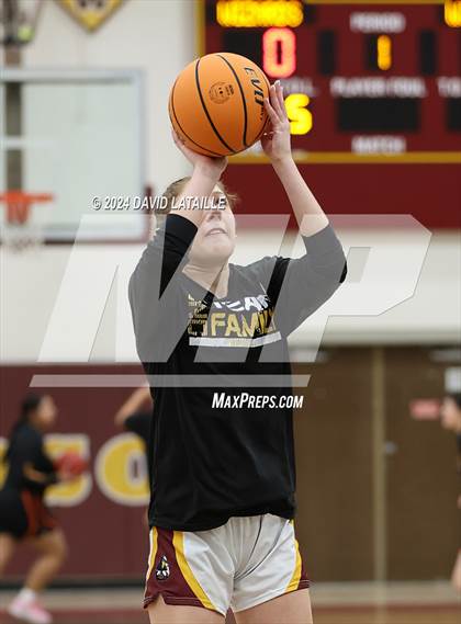 Thumbnail 1 in Greeley Central @ Windsor photogallery.