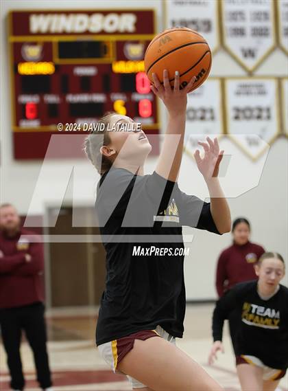Thumbnail 1 in Greeley Central @ Windsor photogallery.