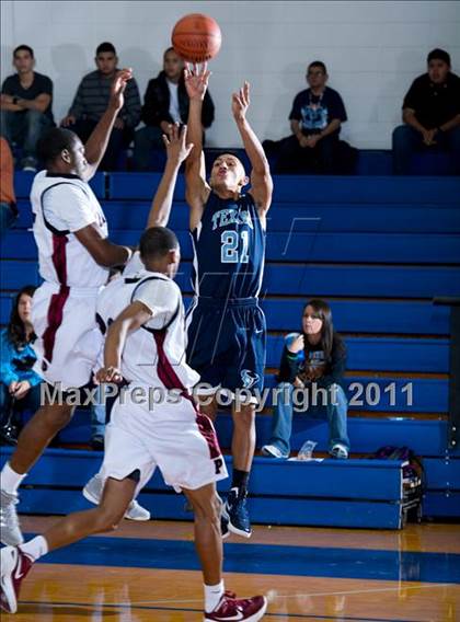 Thumbnail 2 in Pearland @ Sam Rayburn (McDonald's Texas Invitational) photogallery.