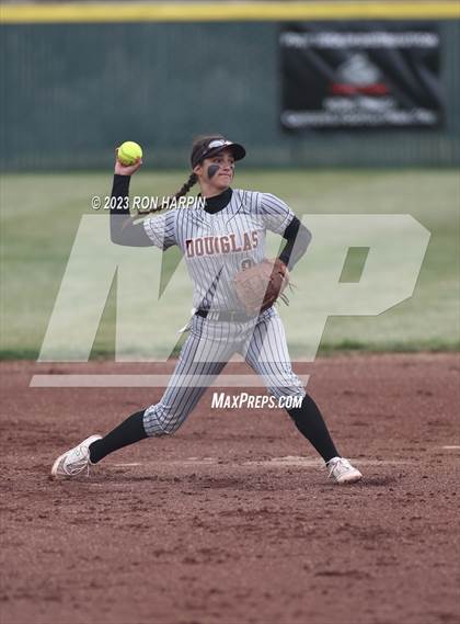 Thumbnail 3 in Douglas @ Spanish Springs photogallery.