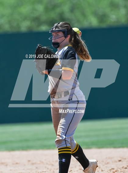 Thumbnail 1 in Johnson vs Brennan (UIL 6A Bi District) photogallery.