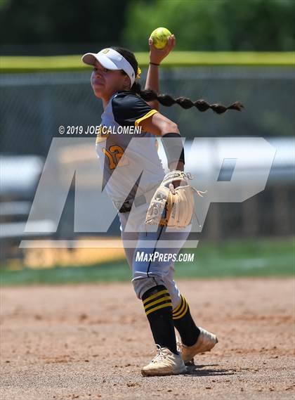 Thumbnail 2 in Johnson vs Brennan (UIL 6A Bi District) photogallery.