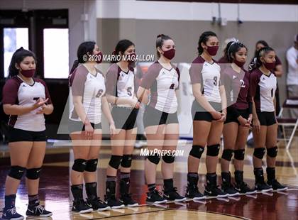 Thumbnail 2 in Harlingen South vs Mission (UIL 6A Bi-District Playoff) photogallery.