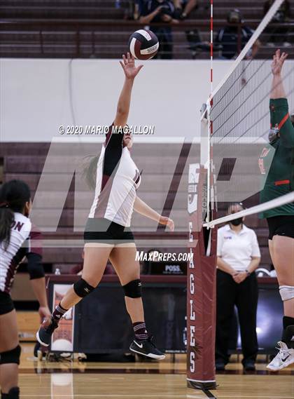 Thumbnail 1 in Harlingen South vs Mission (UIL 6A Bi-District Playoff) photogallery.