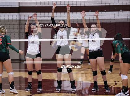 Thumbnail 1 in Harlingen South vs Mission (UIL 6A Bi-District Playoff) photogallery.