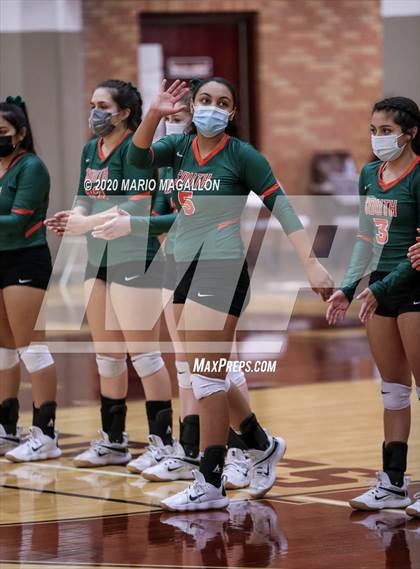 Thumbnail 1 in Harlingen South vs Mission (UIL 6A Bi-District Playoff) photogallery.