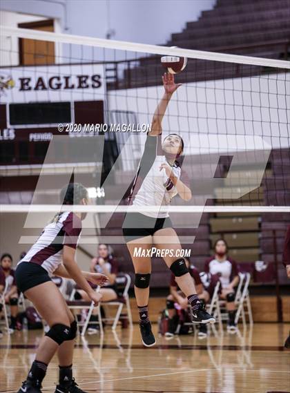 Thumbnail 1 in Harlingen South vs Mission (UIL 6A Bi-District Playoff) photogallery.