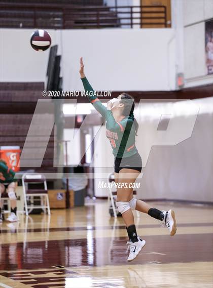 Thumbnail 1 in Harlingen South vs Mission (UIL 6A Bi-District Playoff) photogallery.