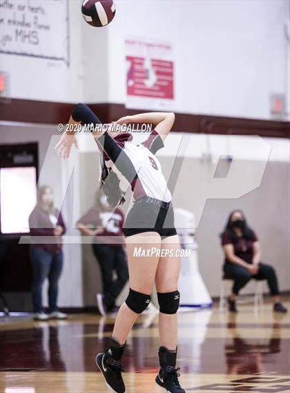 Thumbnail 1 in Harlingen South vs Mission (UIL 6A Bi-District Playoff) photogallery.