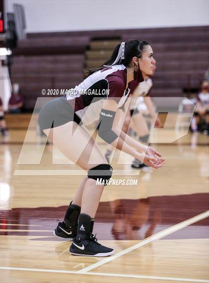Thumbnail 1 in Harlingen South vs Mission (UIL 6A Bi-District Playoff) photogallery.
