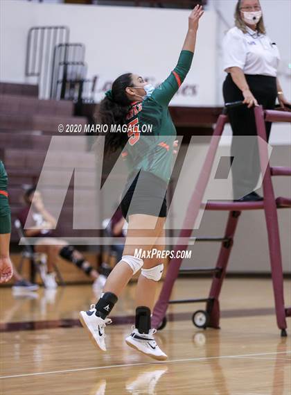 Thumbnail 3 in Harlingen South vs Mission (UIL 6A Bi-District Playoff) photogallery.