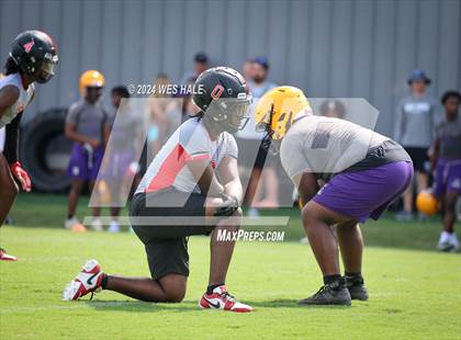 Thumbnail 3 in DeSoto Central vs Center Hill (U of Memphis 7v7) photogallery.
