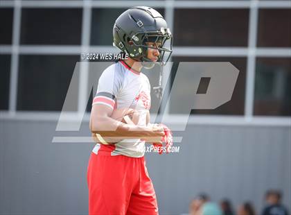Thumbnail 2 in DeSoto Central vs Center Hill (U of Memphis 7v7) photogallery.