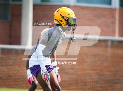 Thumbnail 1 in DeSoto Central vs Center Hill (U of Memphis 7v7) photogallery.