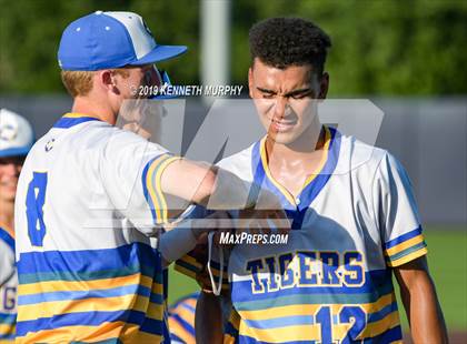 Thumbnail 1 in Corsicana vs. Midlothian Game 2 (UIL 5A Regional Final) photogallery.