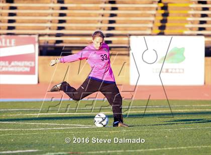 Thumbnail 3 in Newman vs Hannan (LHSAA D4 Final) photogallery.