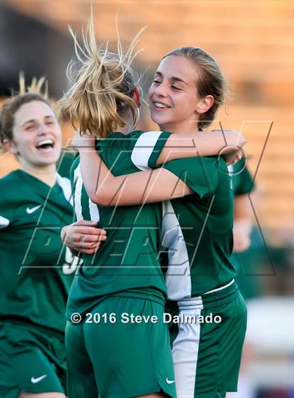 Thumbnail 3 in Newman vs Hannan (LHSAA D4 Final) photogallery.