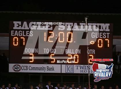 Thumbnail 3 in Niceville vs. Crestview (2017 MaxPreps Rivalry Series) photogallery.