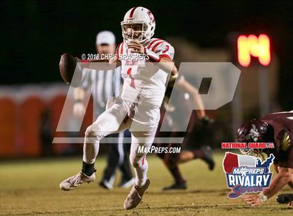 Thumbnail 2 in Niceville vs. Crestview (2017 MaxPreps Rivalry Series) photogallery.