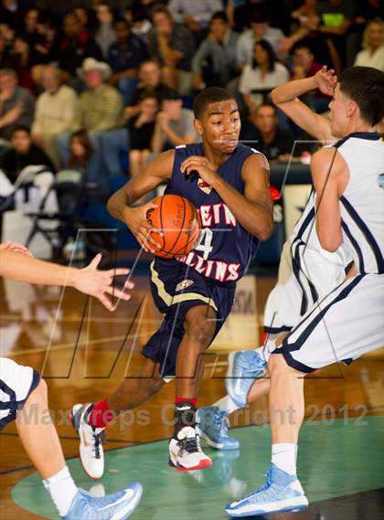 Thumbnail 2 in Sam Rayburn vs. Klein Collins (McDonald's Texas Invitational) photogallery.