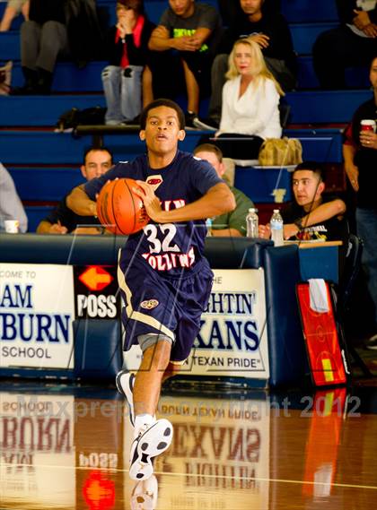Thumbnail 2 in Sam Rayburn vs. Klein Collins (McDonald's Texas Invitational) photogallery.