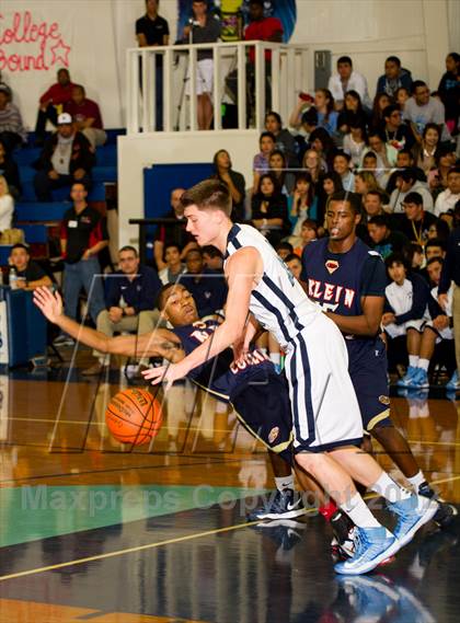 Thumbnail 2 in Sam Rayburn vs. Klein Collins (McDonald's Texas Invitational) photogallery.