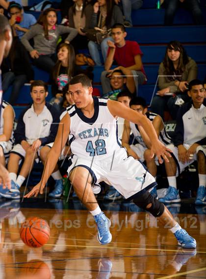 Thumbnail 2 in Sam Rayburn vs. Klein Collins (McDonald's Texas Invitational) photogallery.