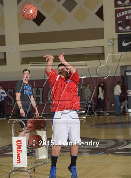 Thumbnail 2 in Three Point Contest (MaxPreps Holiday Classic) photogallery.