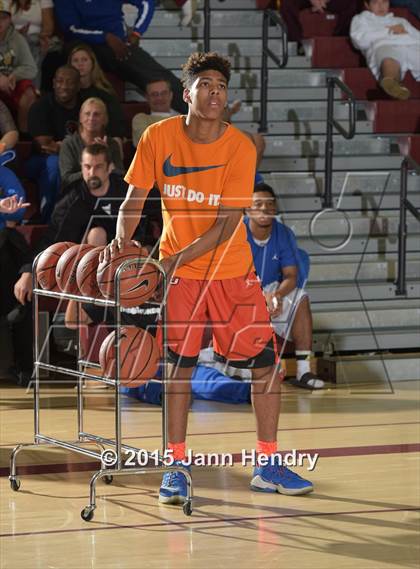 Thumbnail 1 in Three Point Contest (MaxPreps Holiday Classic) photogallery.