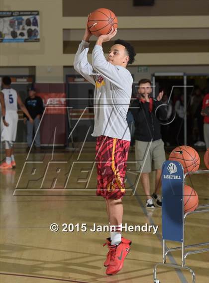 Thumbnail 2 in Three Point Contest (MaxPreps Holiday Classic) photogallery.