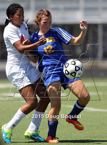 Thumbnail 3 in Lima Senior vs. Lincolnview photogallery.