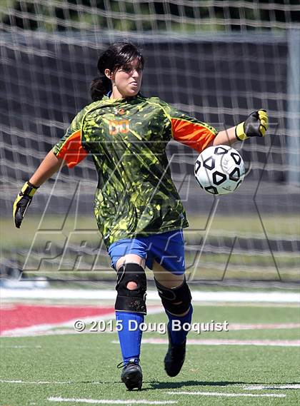 Thumbnail 2 in Lima Senior vs. Lincolnview photogallery.