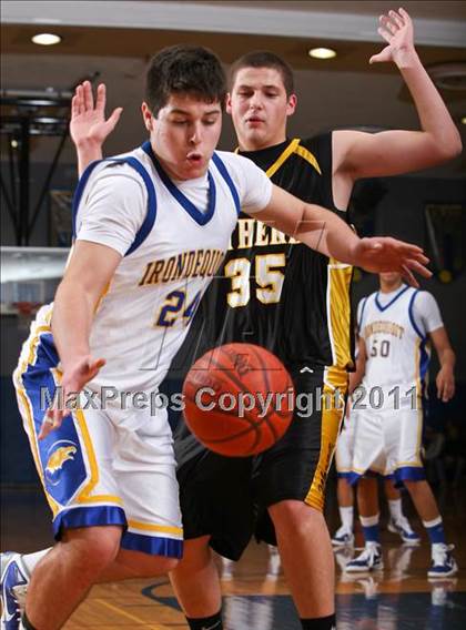 Thumbnail 3 in Greece Athena vs. Irondequoit photogallery.